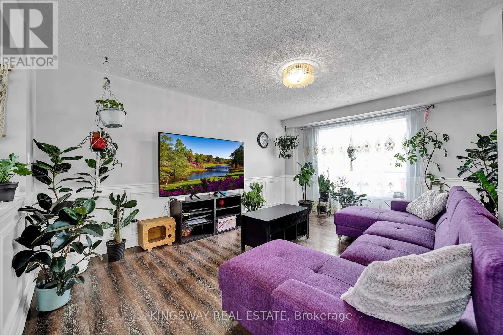 1139 ORIOLE CRESCENT