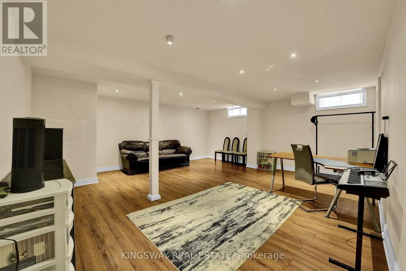 1139 ORIOLE CRESCENT