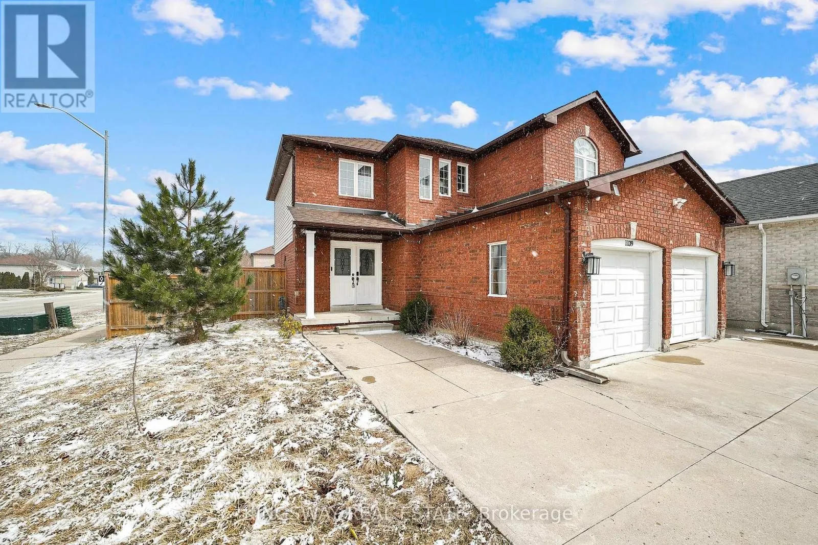 1139 ORIOLE CRESCENT