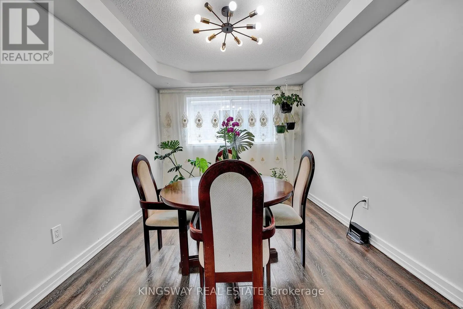 1139 ORIOLE CRESCENT