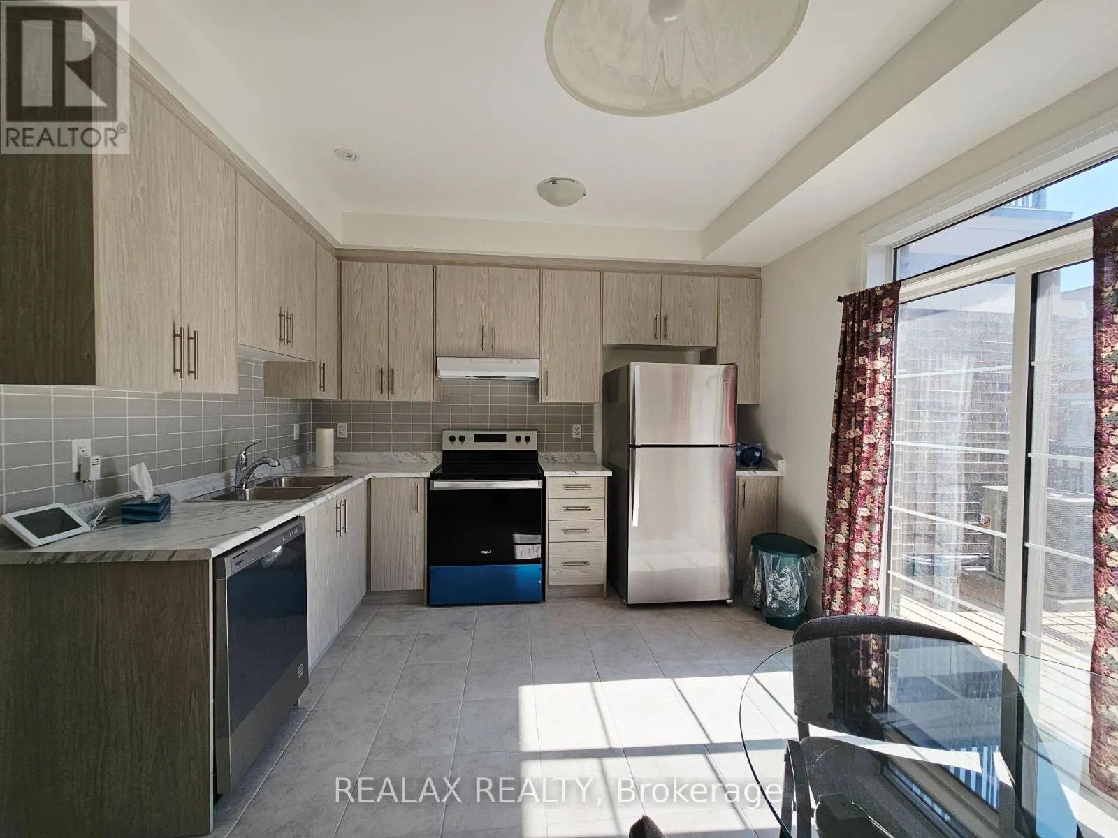 103 CARNEROS WAY