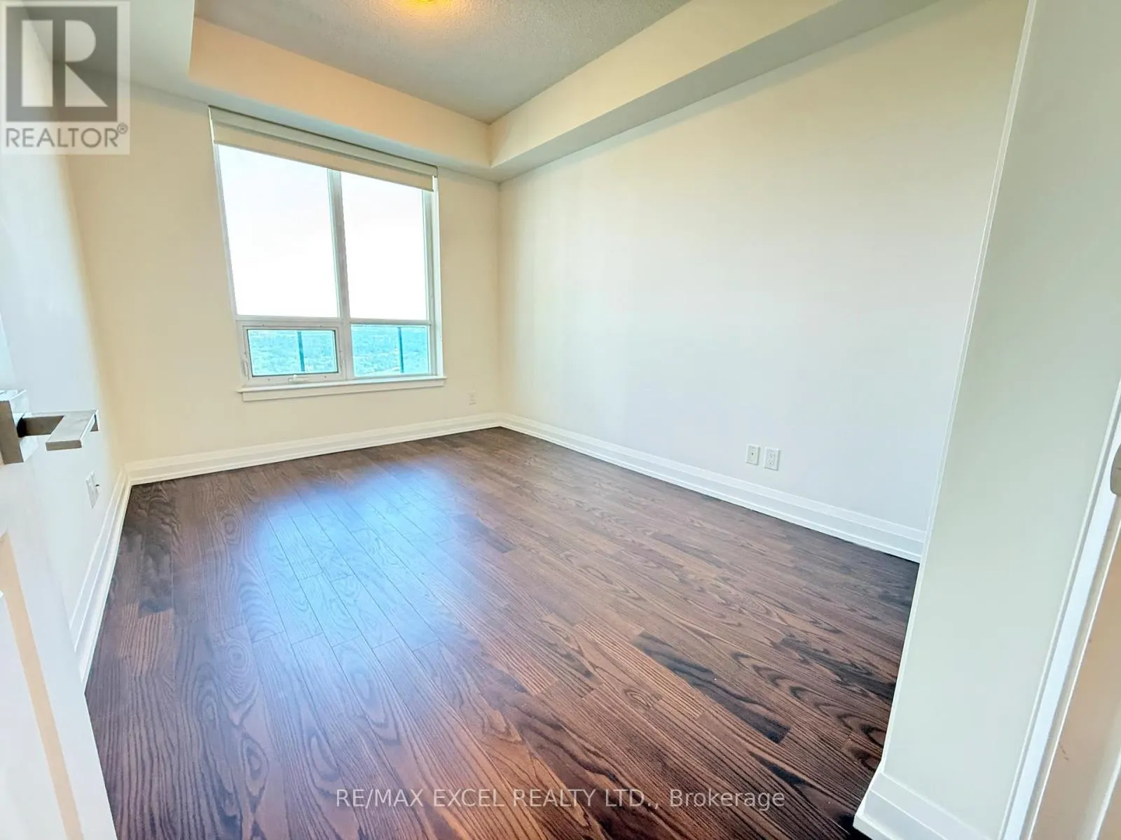 1605 - 7171 YONGE STREET