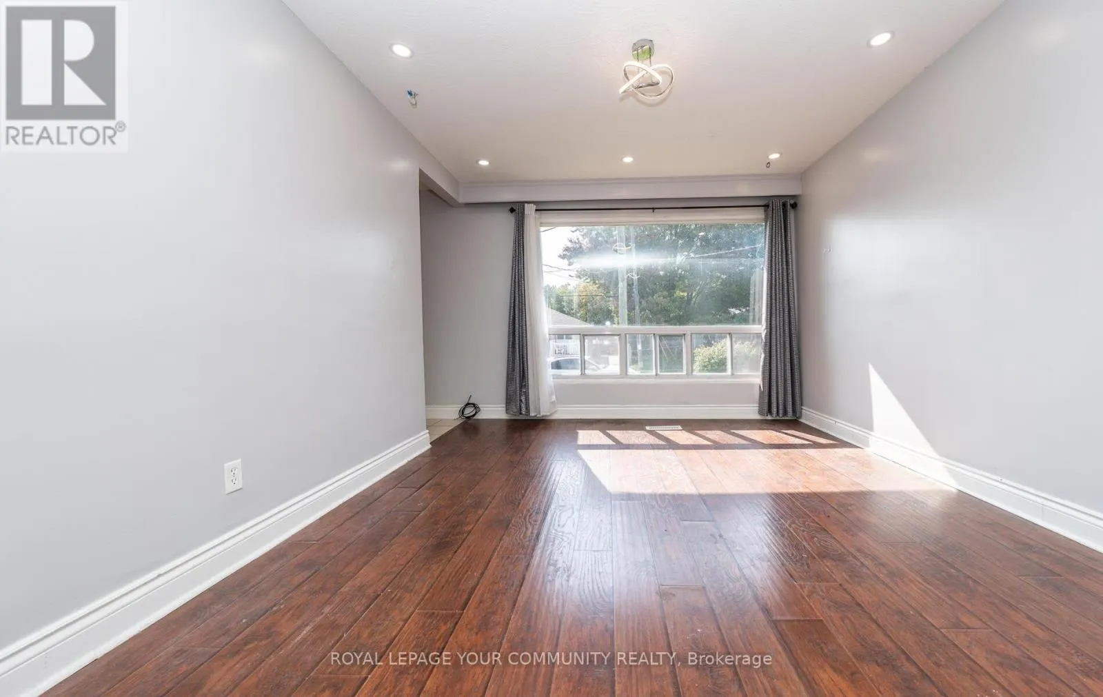 53 NEWBURY DRIVE