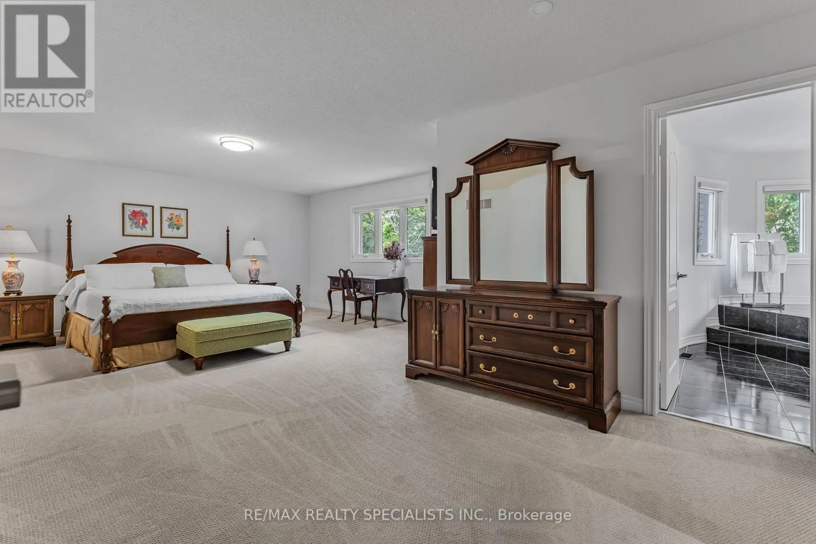 91 SILVER ROSE CRESCENT