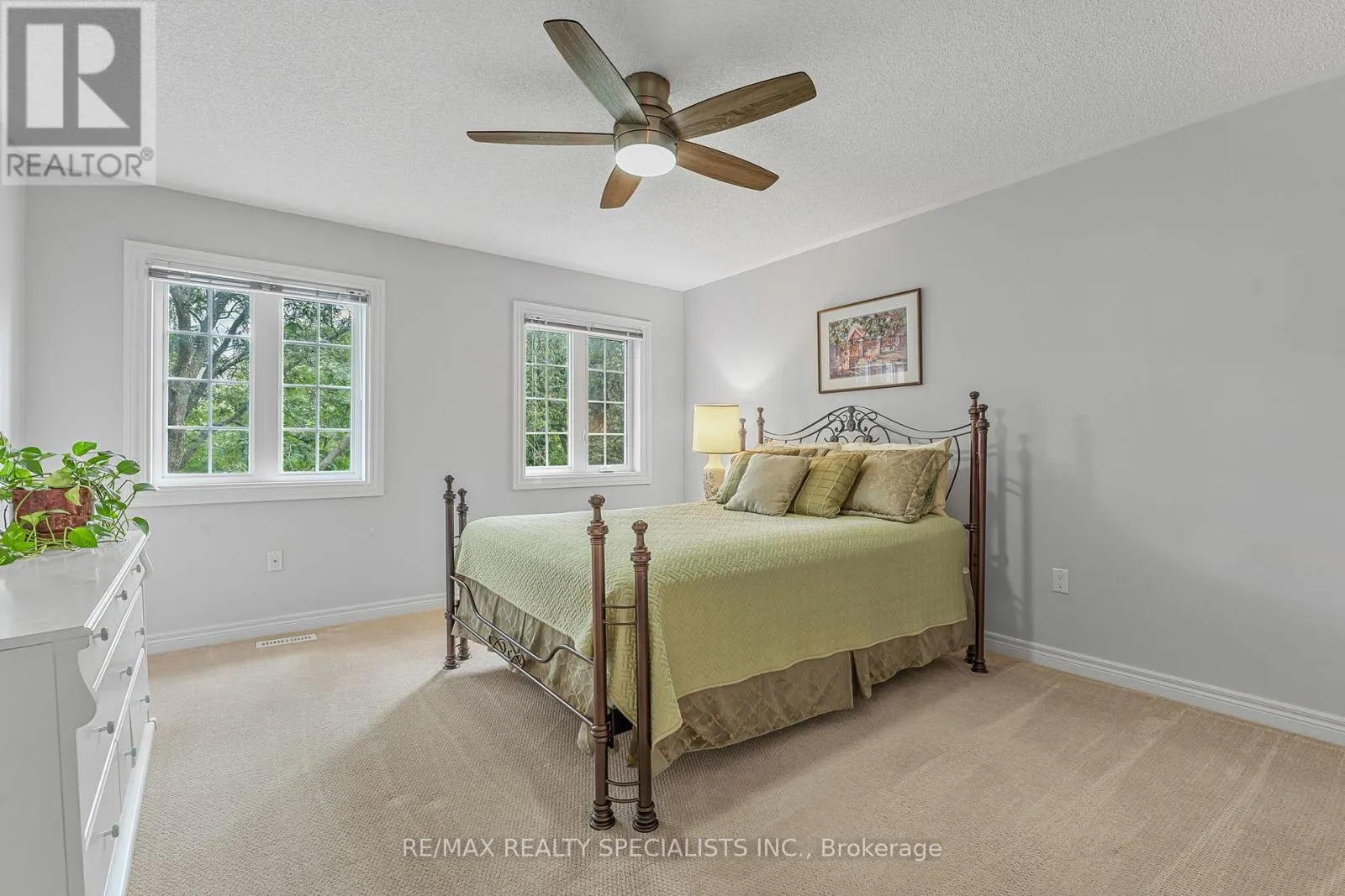 91 SILVER ROSE CRESCENT
