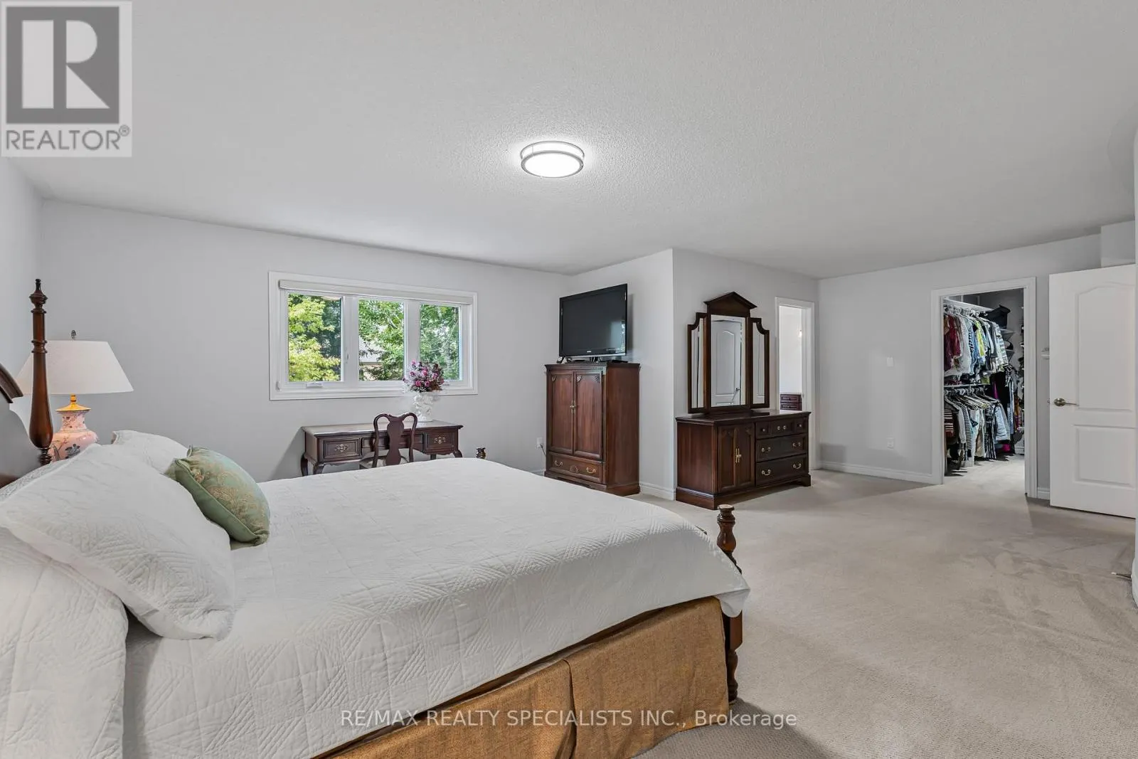 91 SILVER ROSE CRESCENT