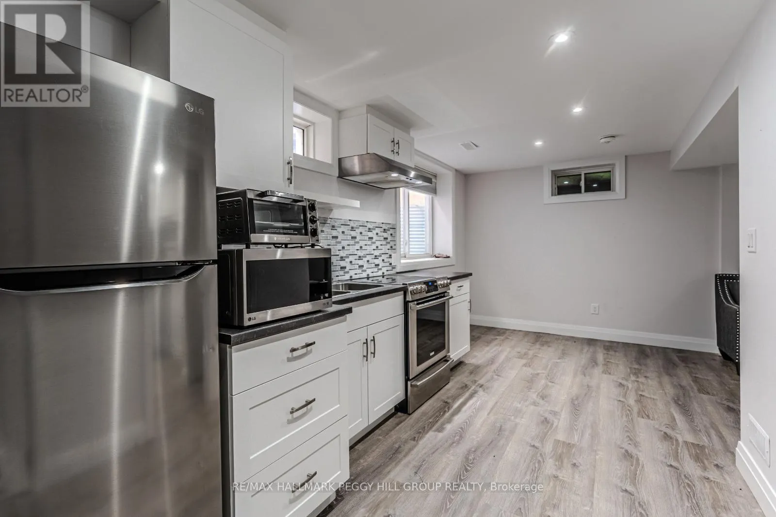 LOWER - 17 WAGNER CRESCENT