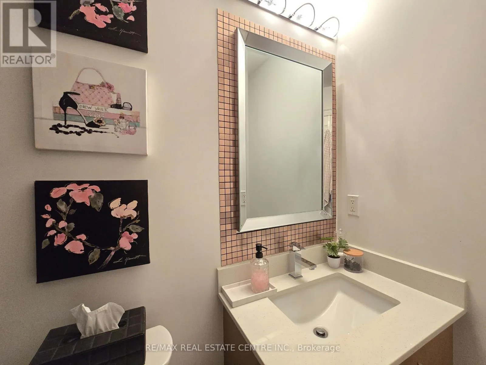 PH207 - 18 HARDING BOULEVARD