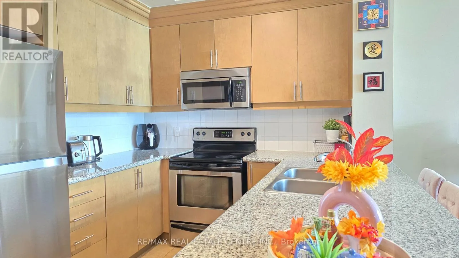 PH207 - 18 HARDING BOULEVARD