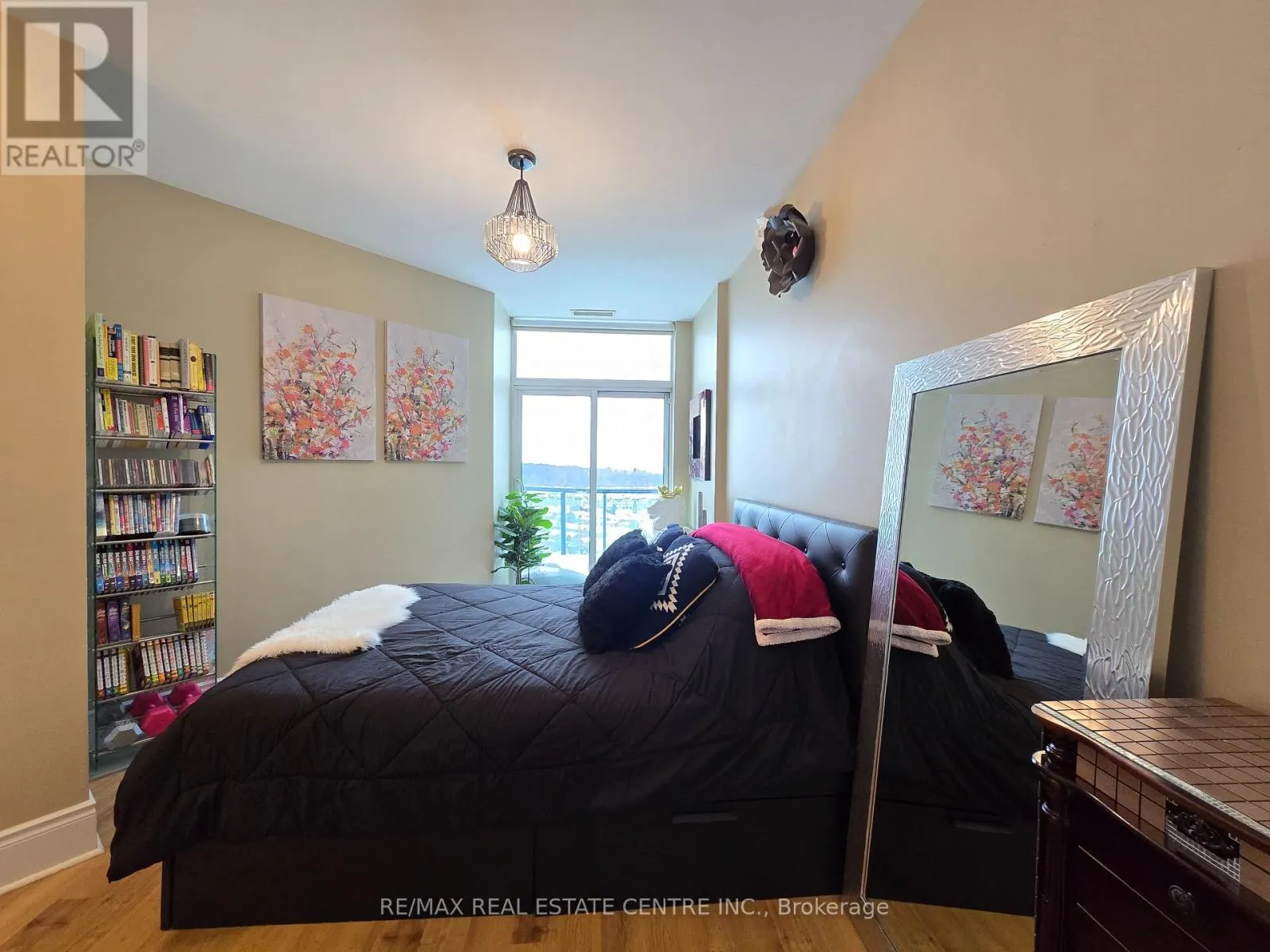 PH207 - 18 HARDING BOULEVARD