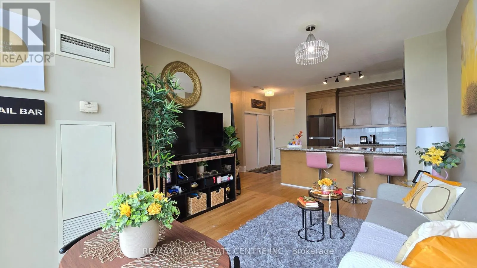 PH207 - 18 HARDING BOULEVARD