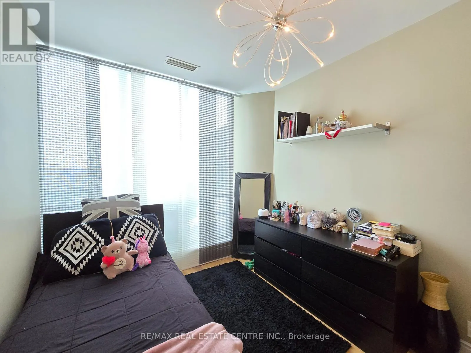 PH207 - 18 HARDING BOULEVARD
