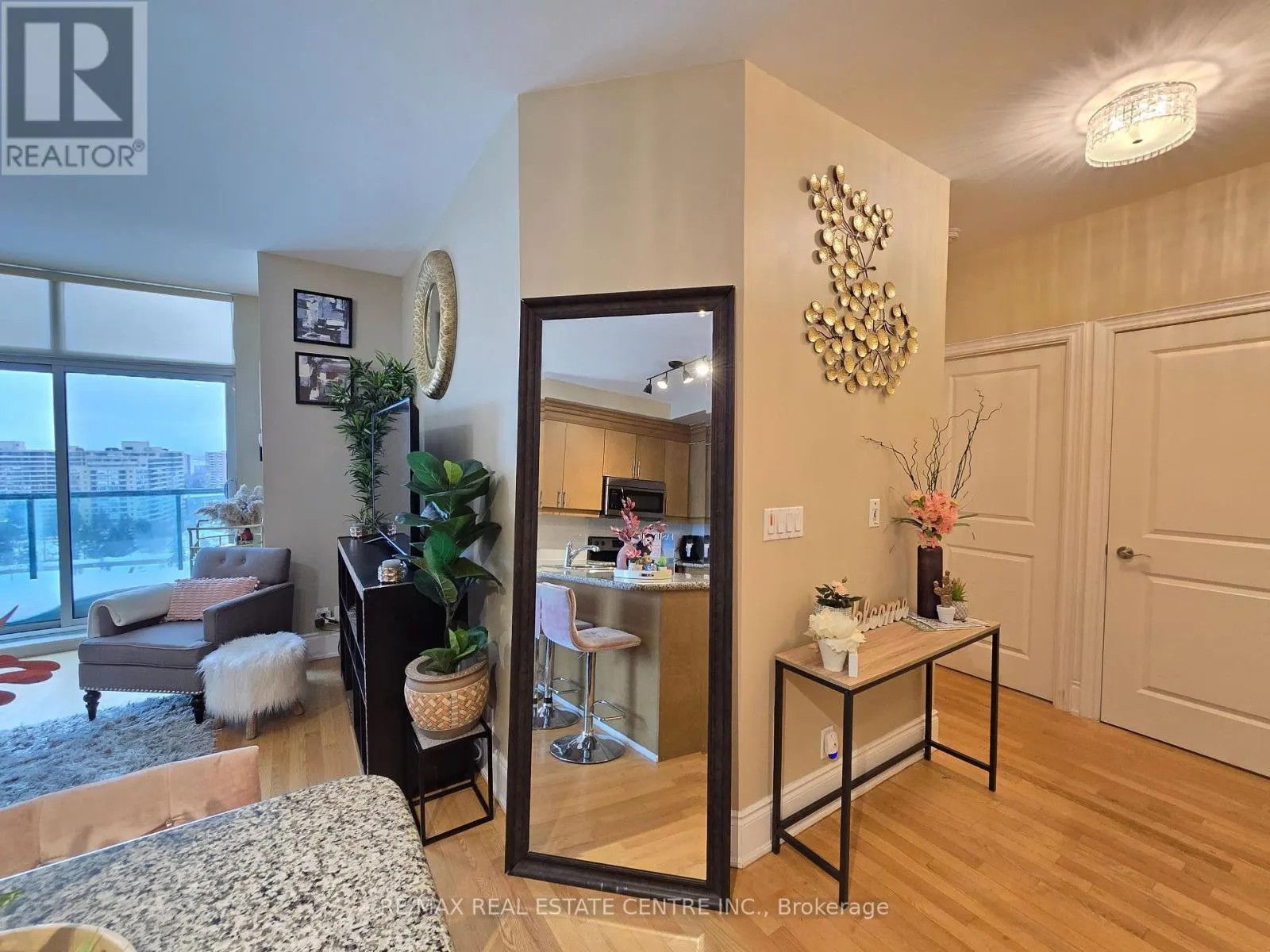 PH207 - 18 HARDING BOULEVARD