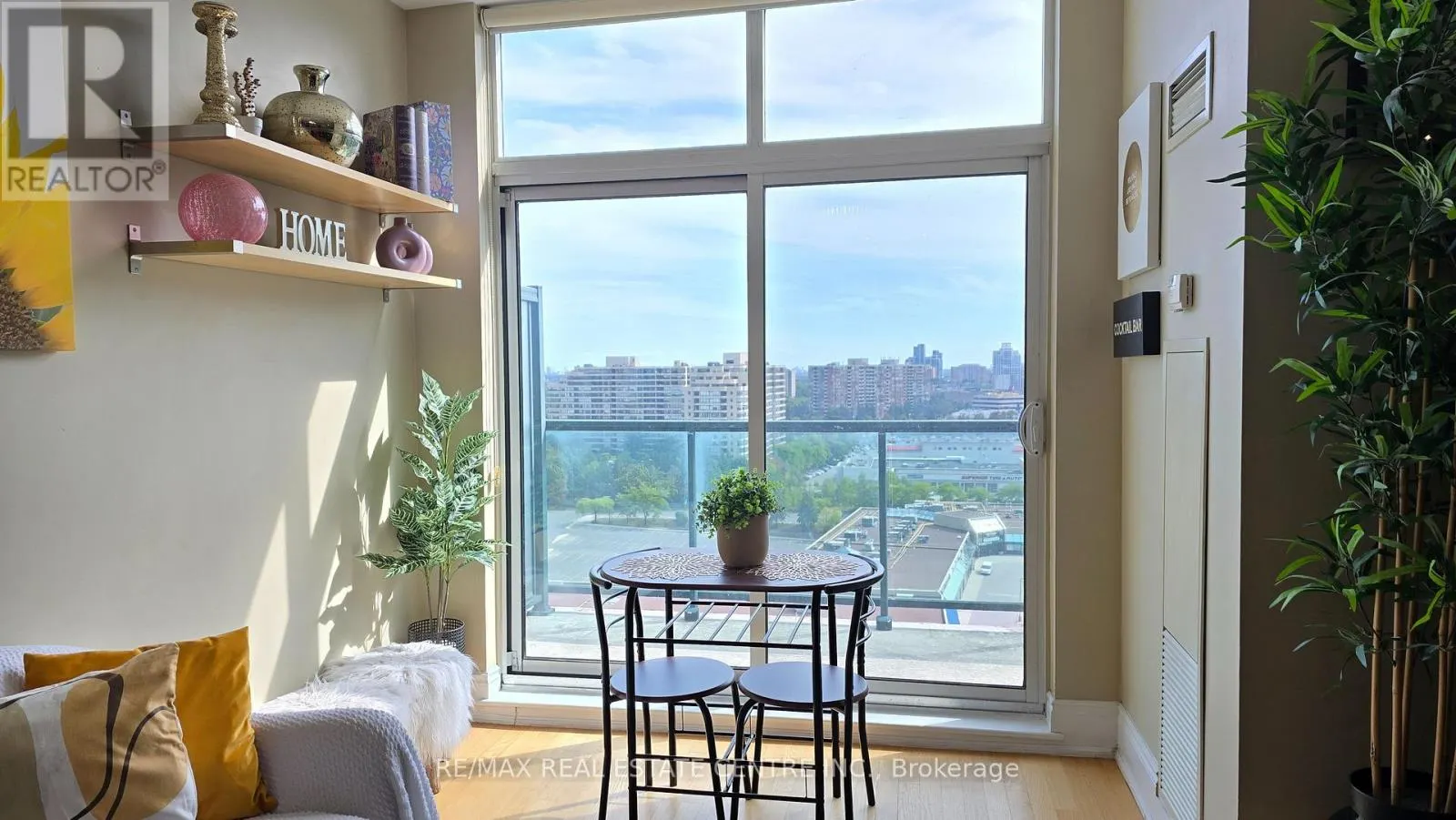 PH207 - 18 HARDING BOULEVARD