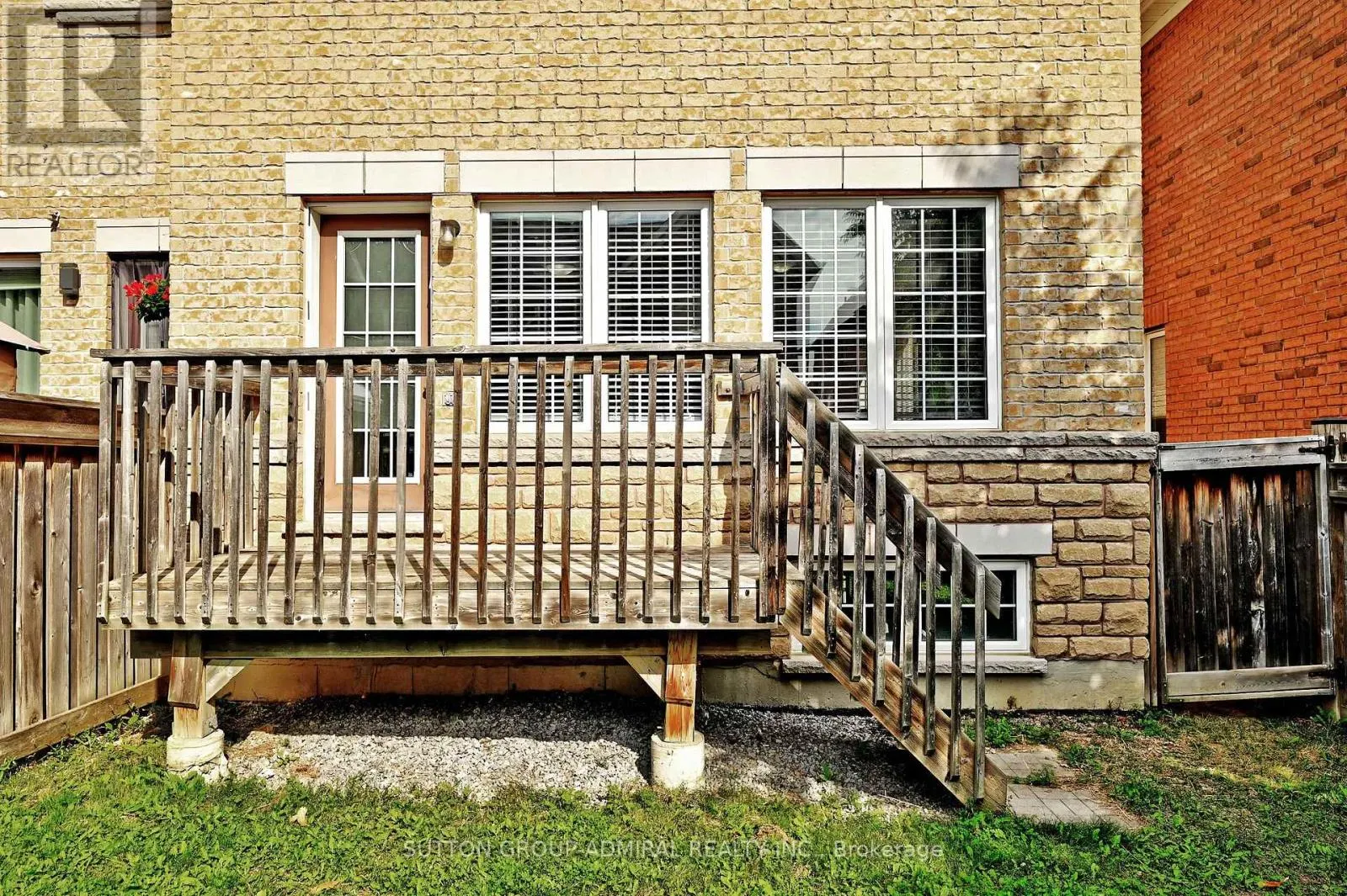 110 SOUTHDOWN AVENUE