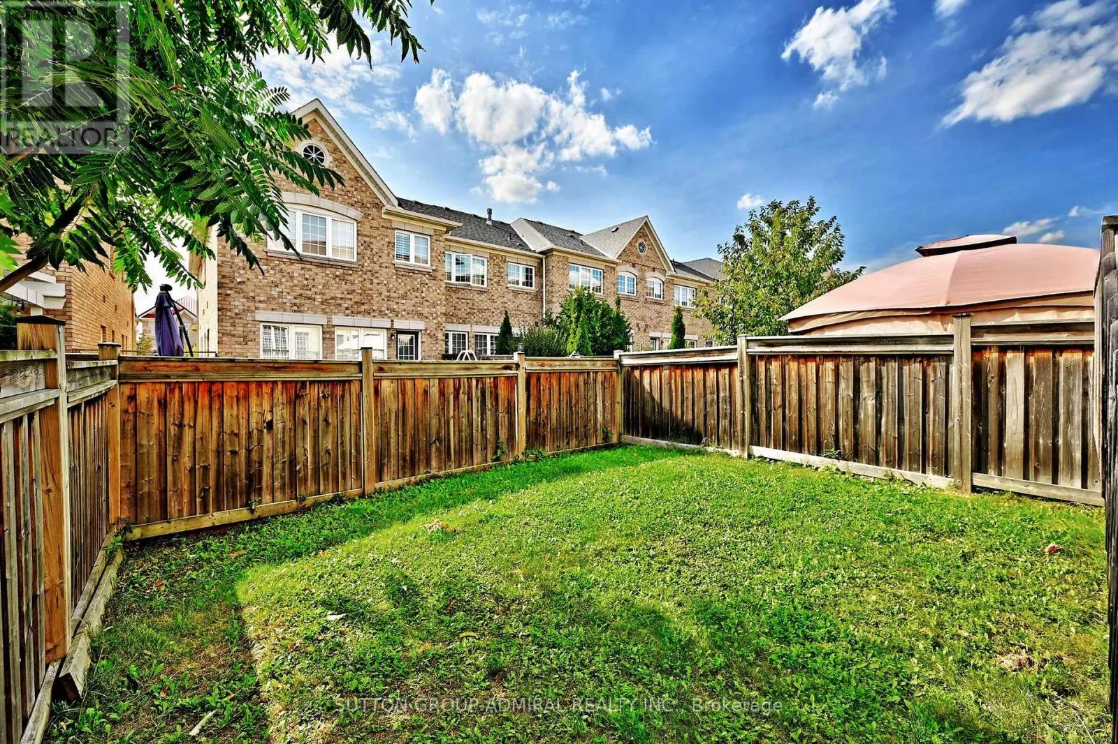 110 SOUTHDOWN AVENUE