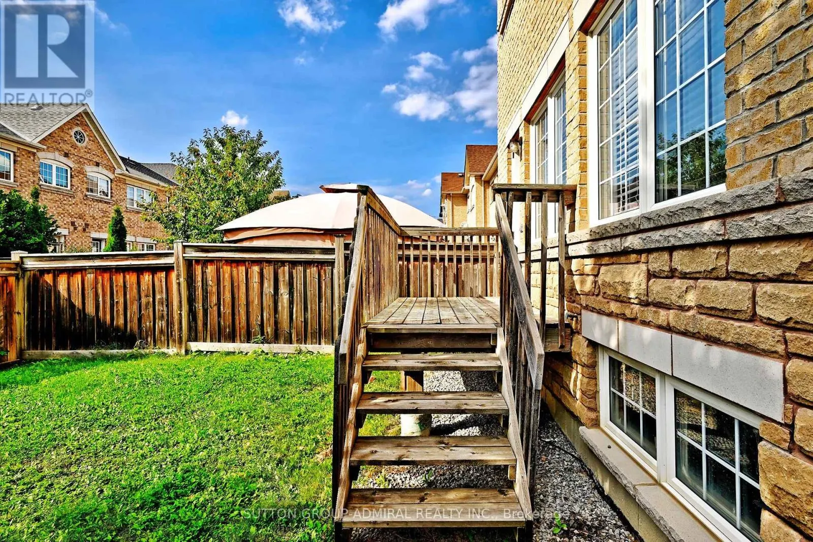 110 SOUTHDOWN AVENUE