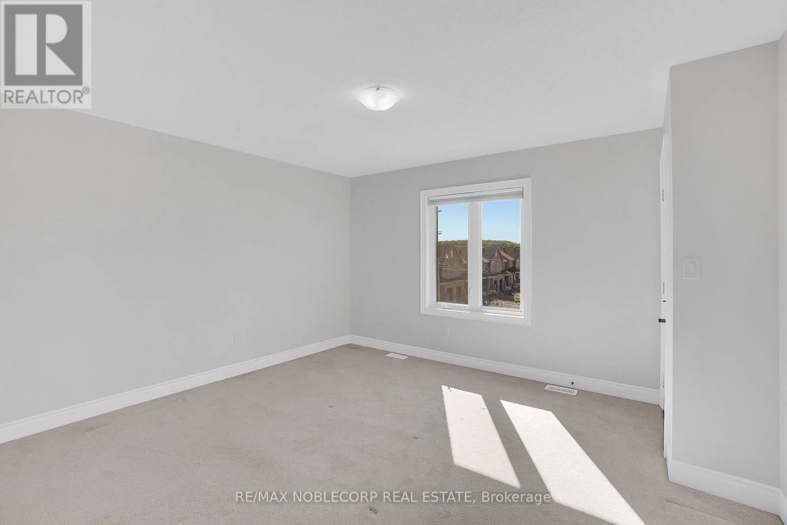 34 ALAN WILLIAMS TRAIL