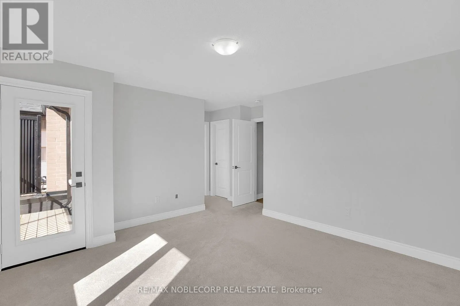 34 ALAN WILLIAMS TRAIL