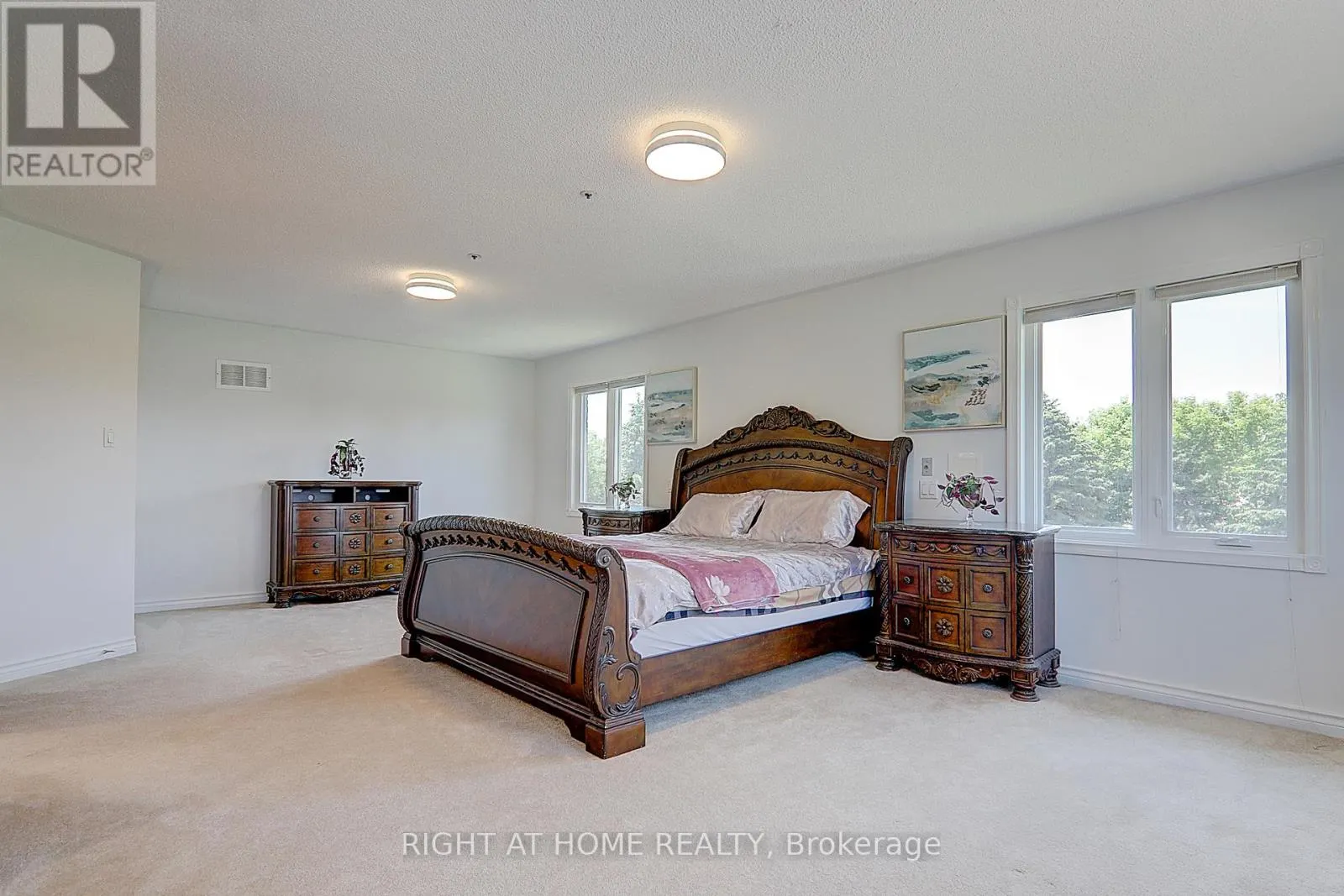 1008 MOUNT ALBERT ROAD