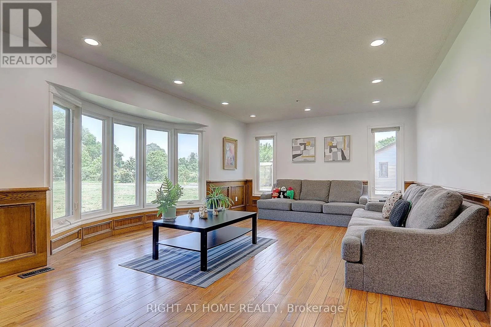 1008 MOUNT ALBERT ROAD
