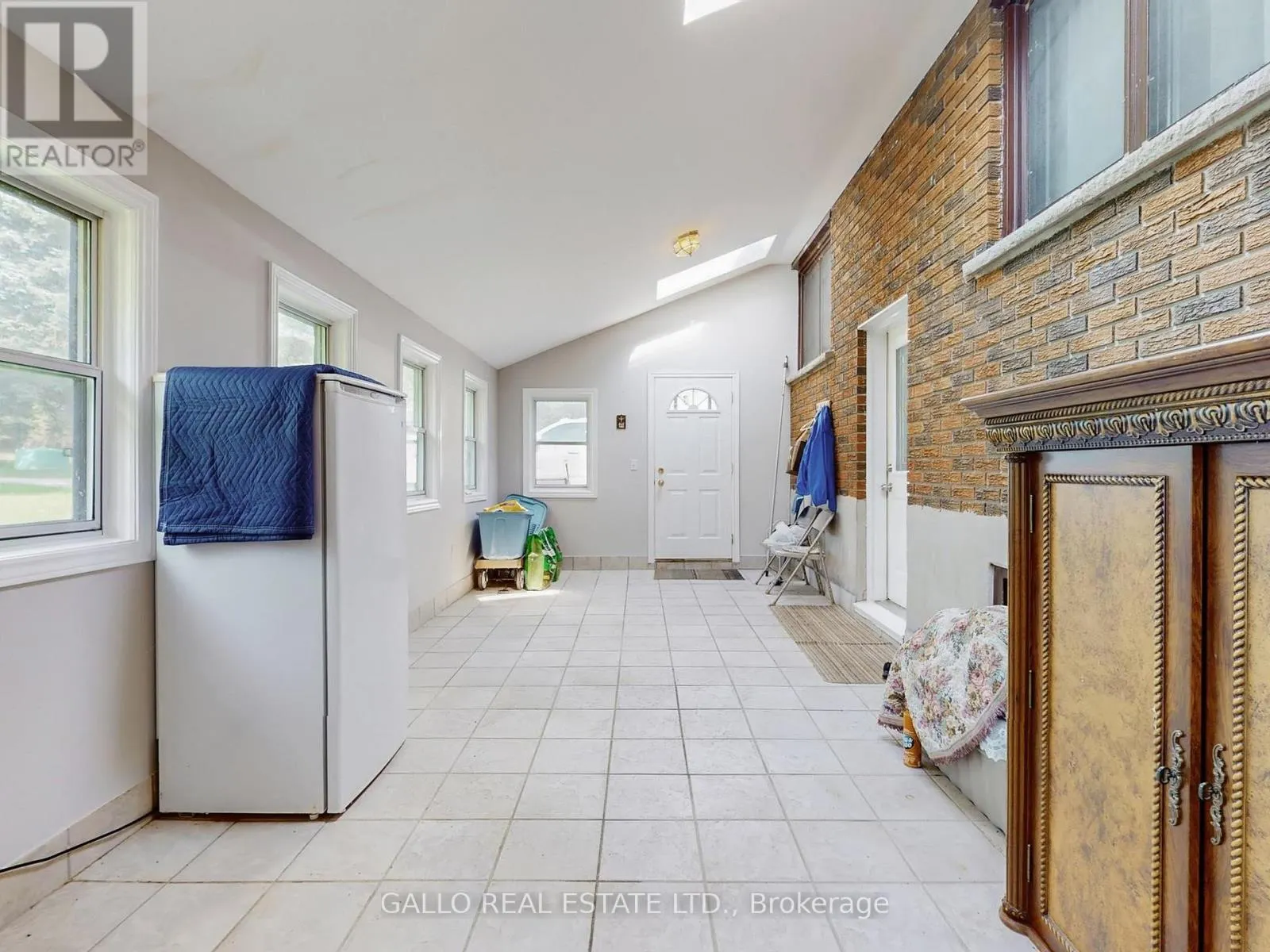 352 UXBRIDGE PICKERING TOWNLINE