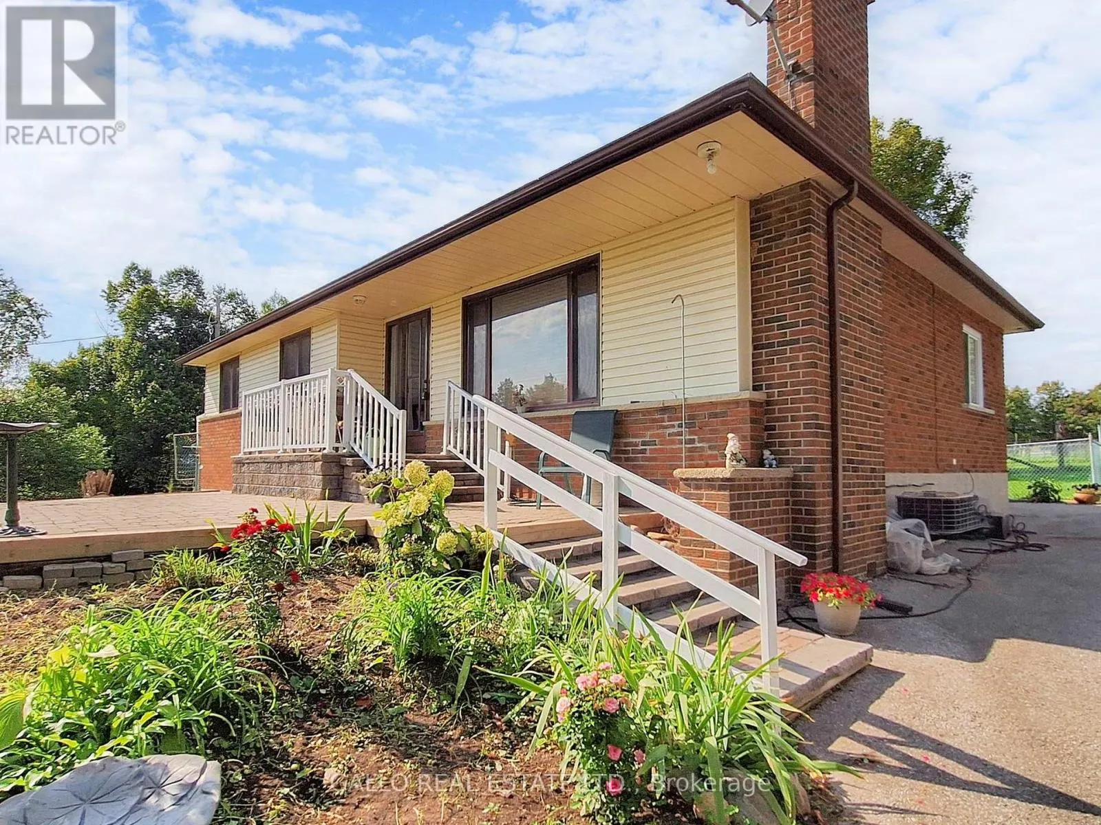 352 UXBRIDGE PICKERING TOWNLINE