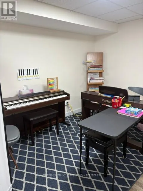 100F - 107 HOLLAND STREET