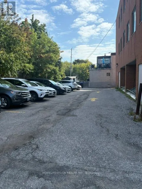 100F - 107 HOLLAND STREET