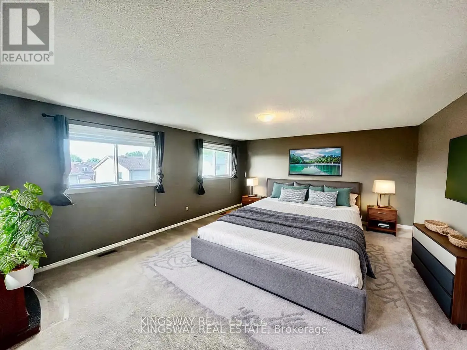325 SALISBURY LANE