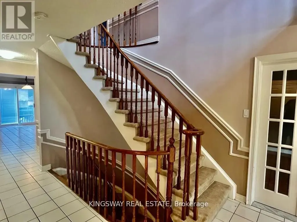 325 SALISBURY LANE