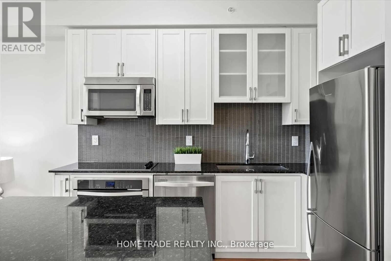 201B - 9090 YONGE STREET