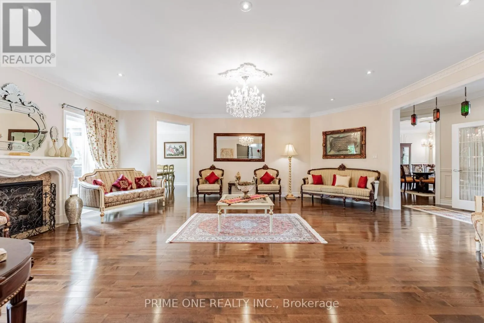 19 RIDGESTONE DRIVE