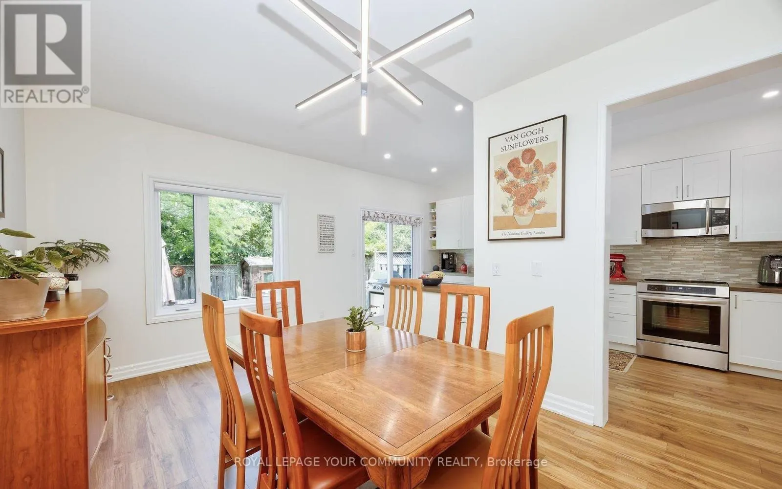 36 COLONIAL CRESCENT