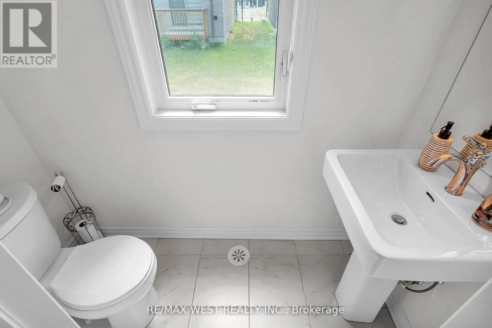 15 QUILICO ROAD N
