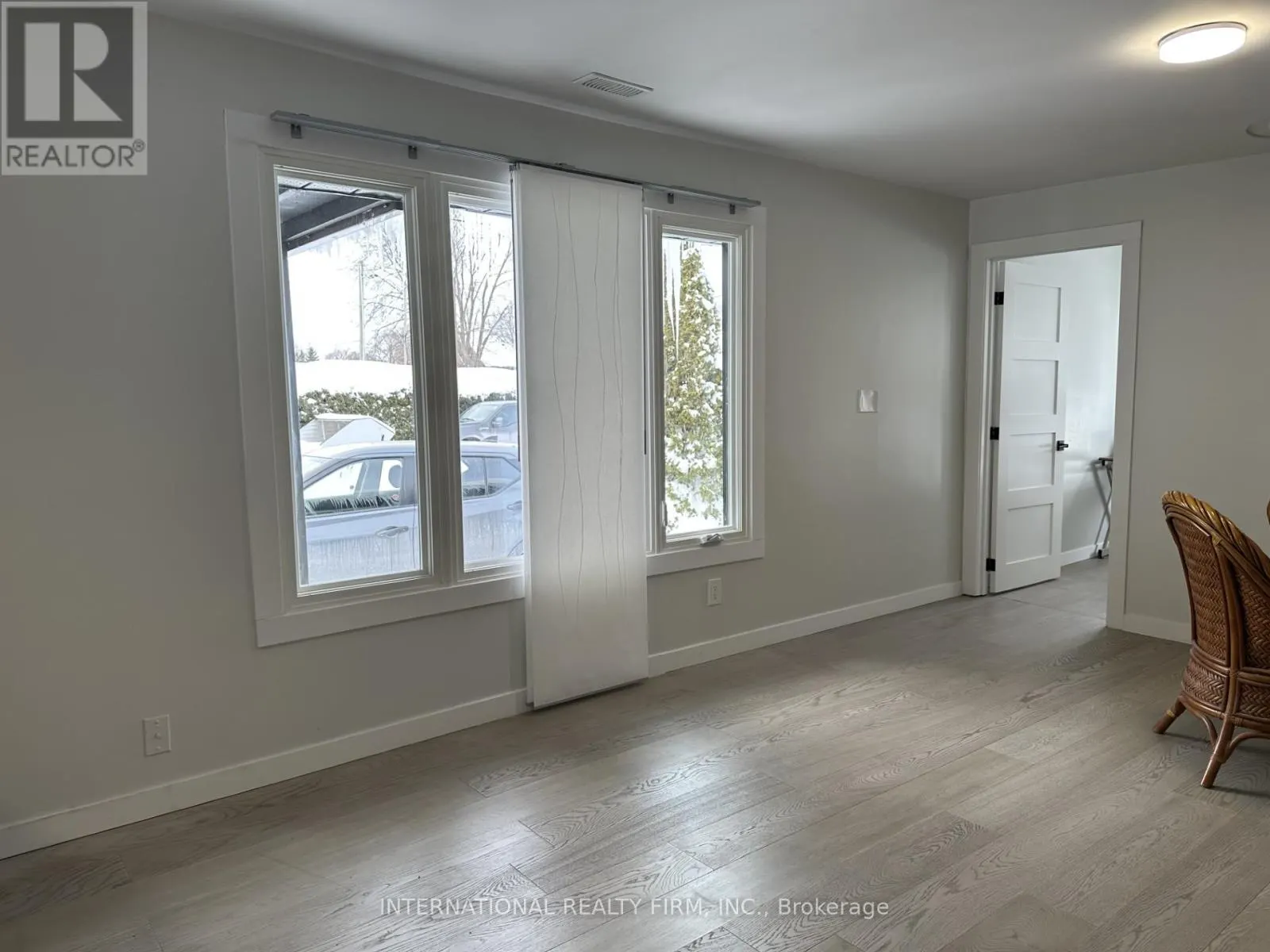 355 HOLLYWOOD DRIVE