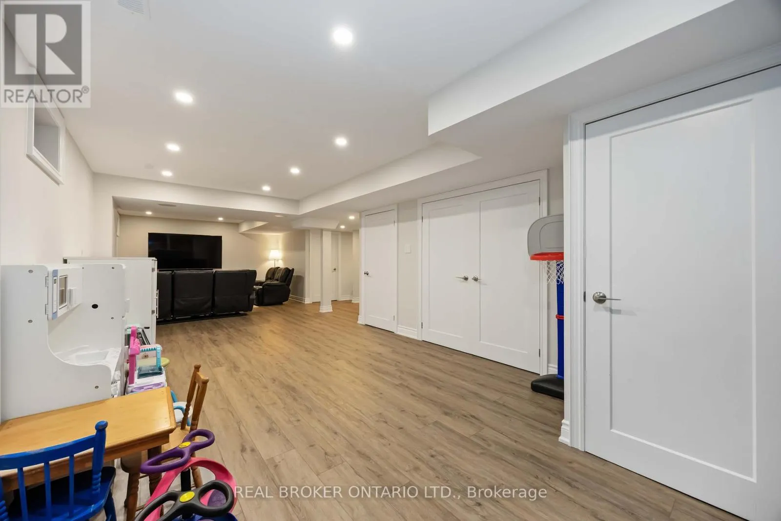 16 YOHO AVENUE