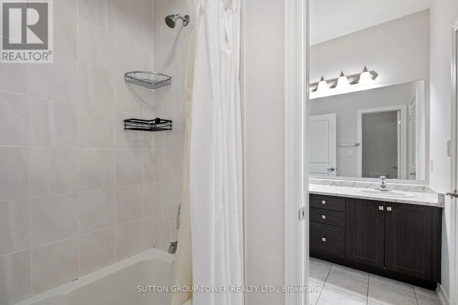 10 ALISTAIR CRESCENT