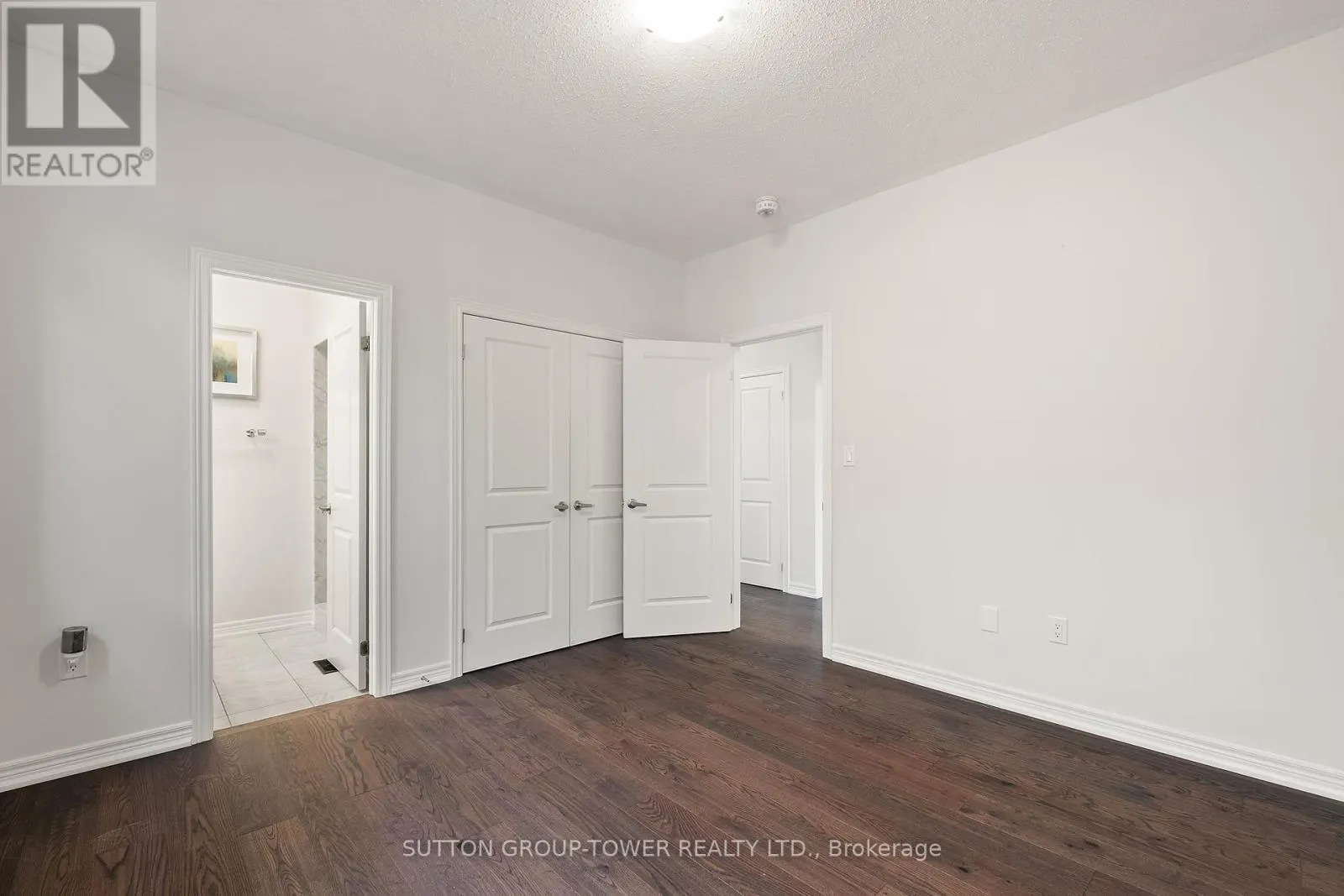 10 ALISTAIR CRESCENT