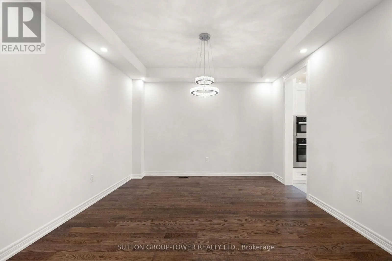 10 ALISTAIR CRESCENT