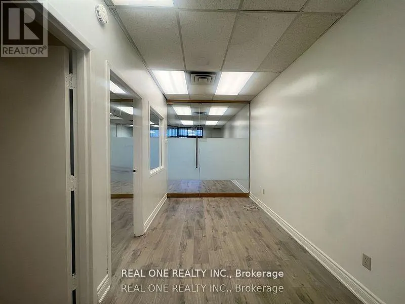52 - 145 ROYAL CREST COURT
