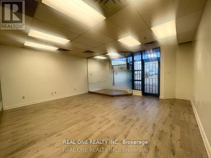 52 - 145 ROYAL CREST COURT