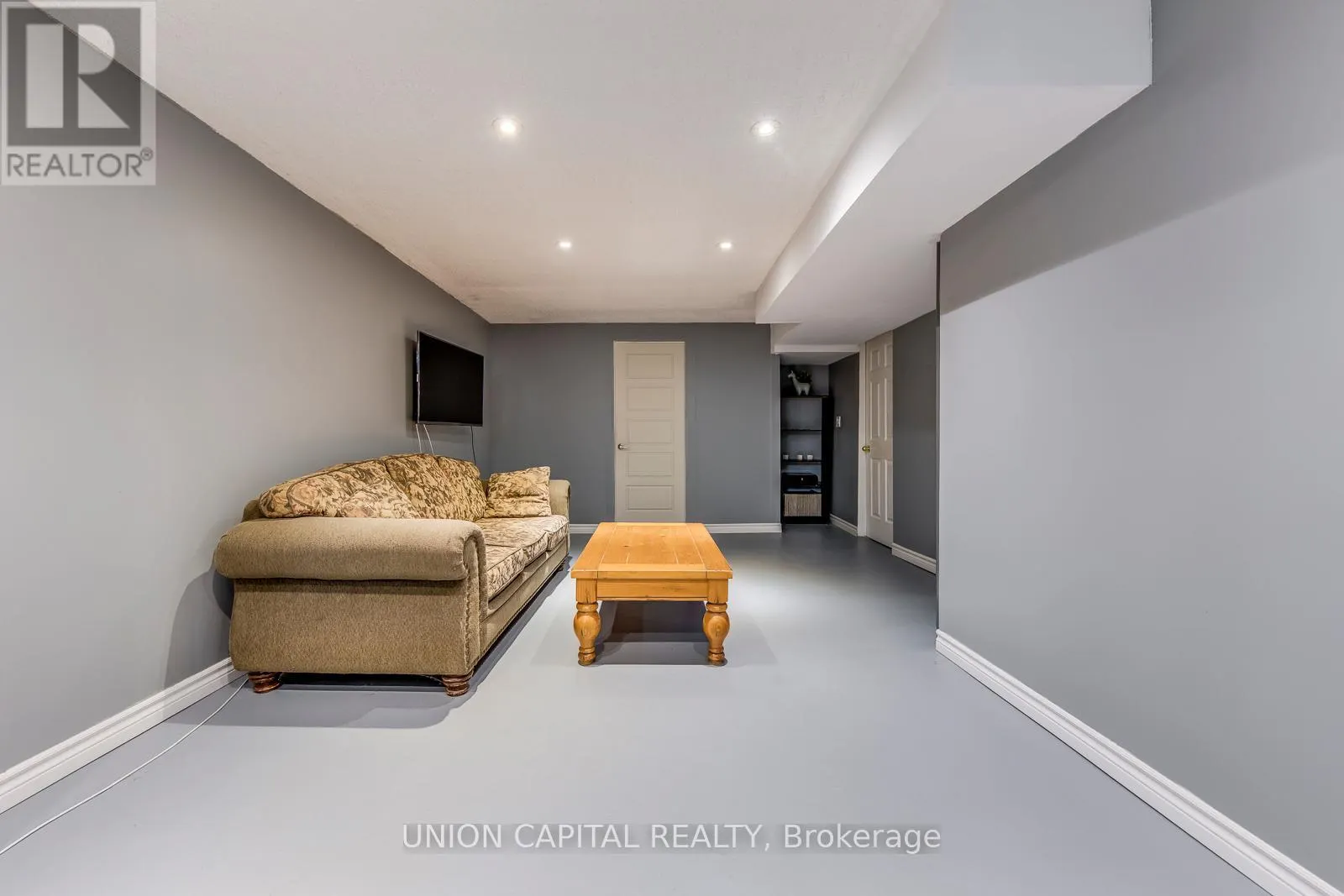 24 VANESSA ROAD