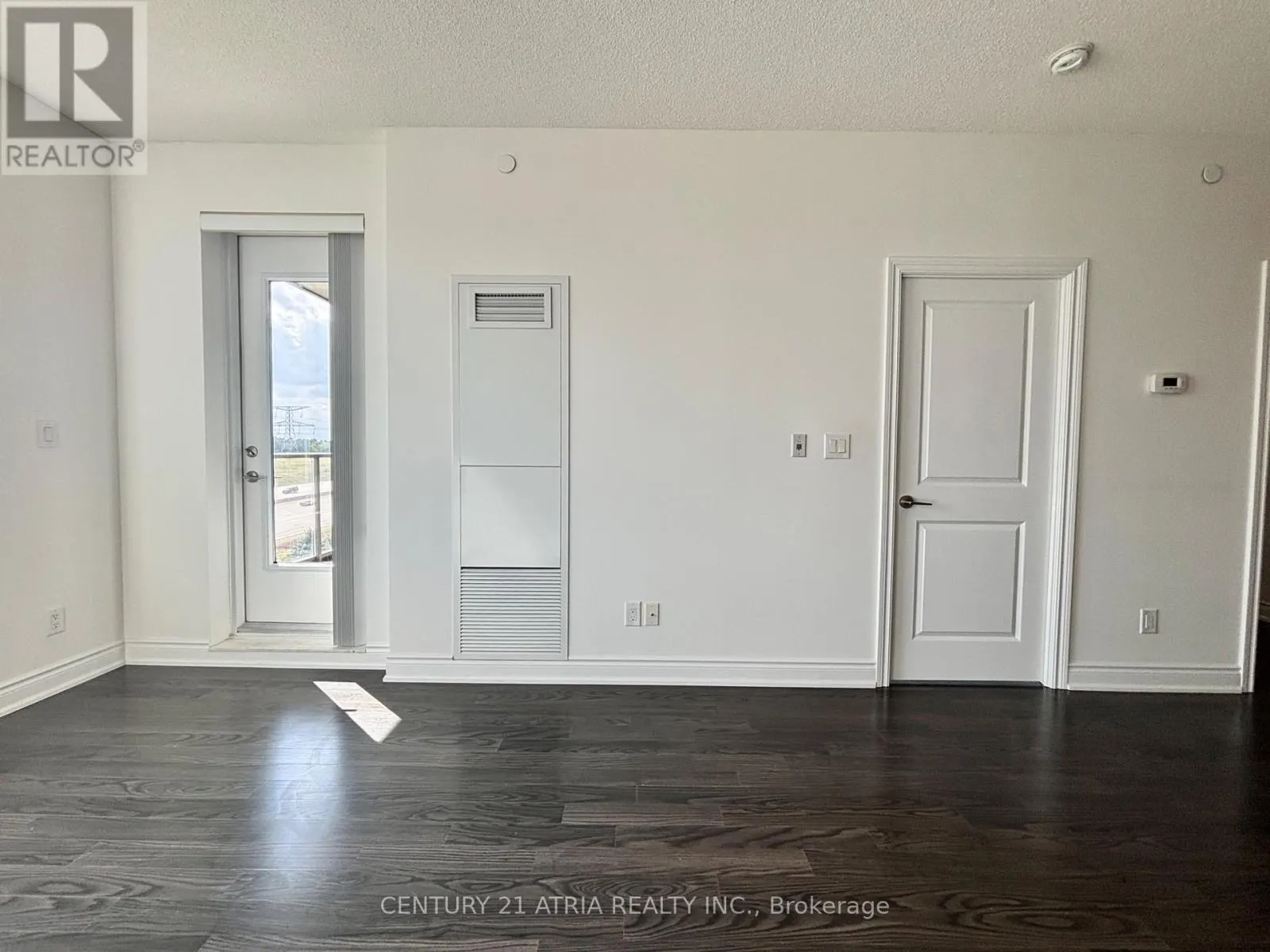 709 - 325 SOUTH PARK ROAD