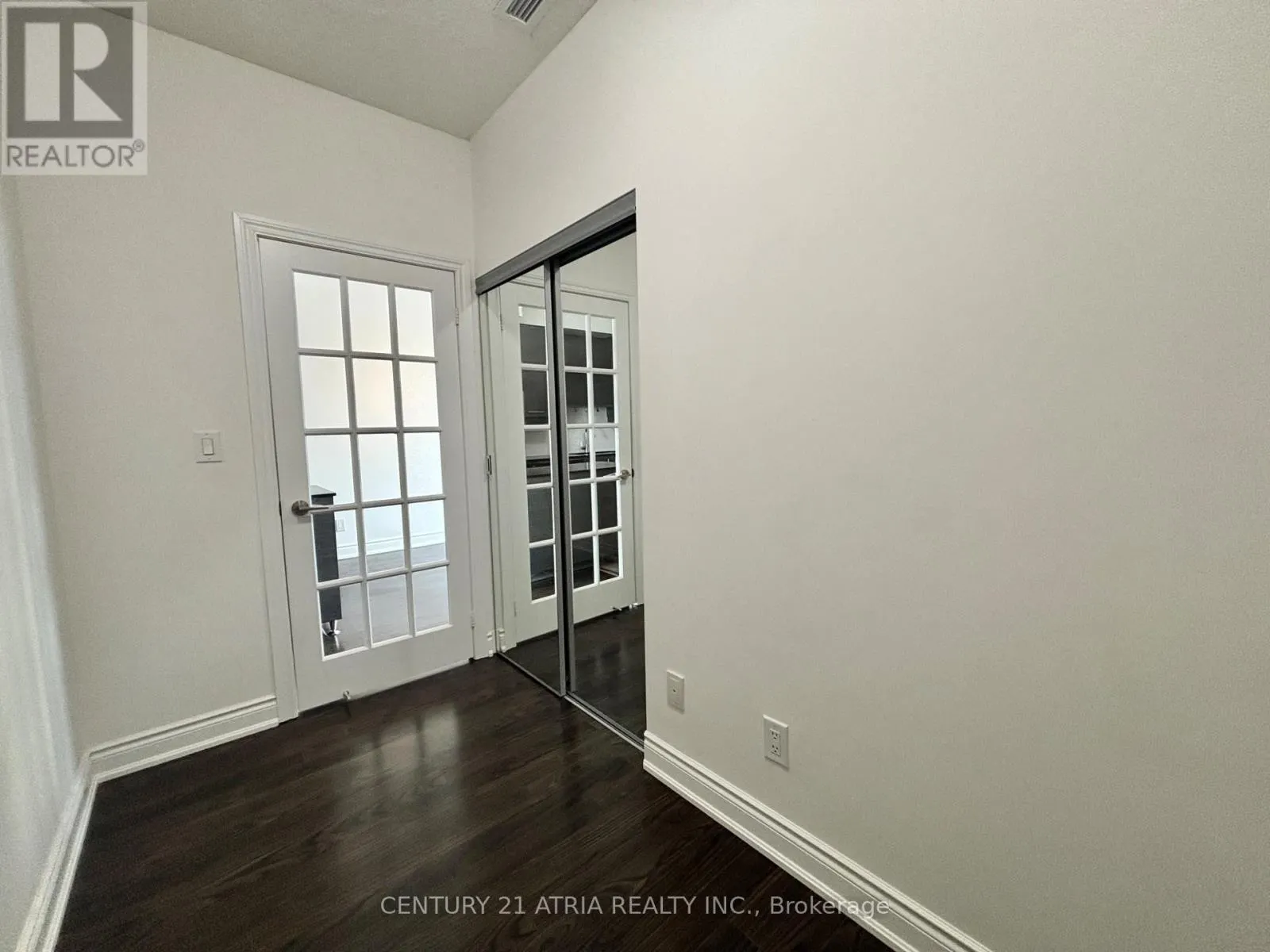 709 - 325 SOUTH PARK ROAD
