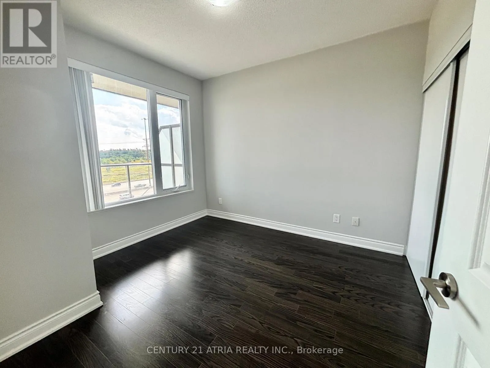 709 - 325 SOUTH PARK ROAD