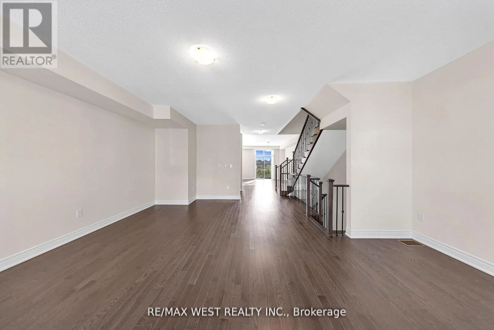 8 ANDRESS WAY