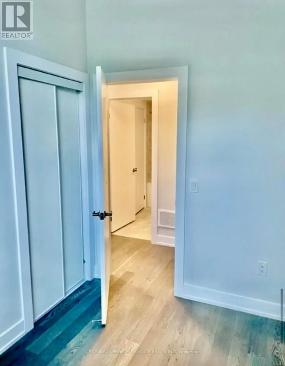 L112 - 9560 ISLINGTON AVENUE E