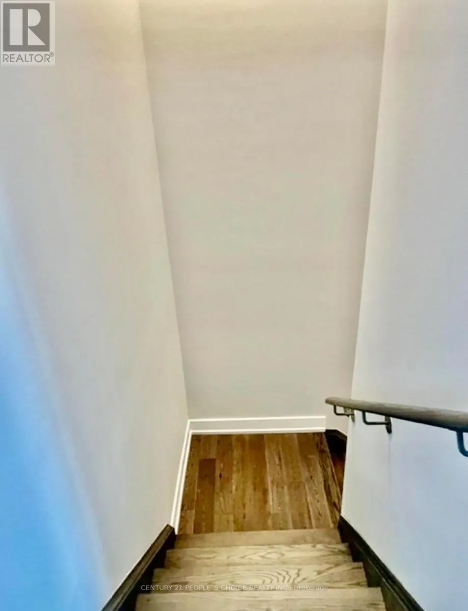 L112 - 9560 ISLINGTON AVENUE E