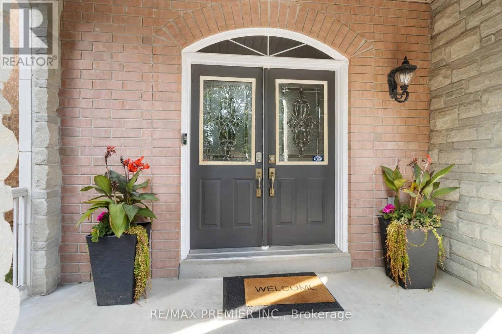 64 LEAMEADOW ROAD